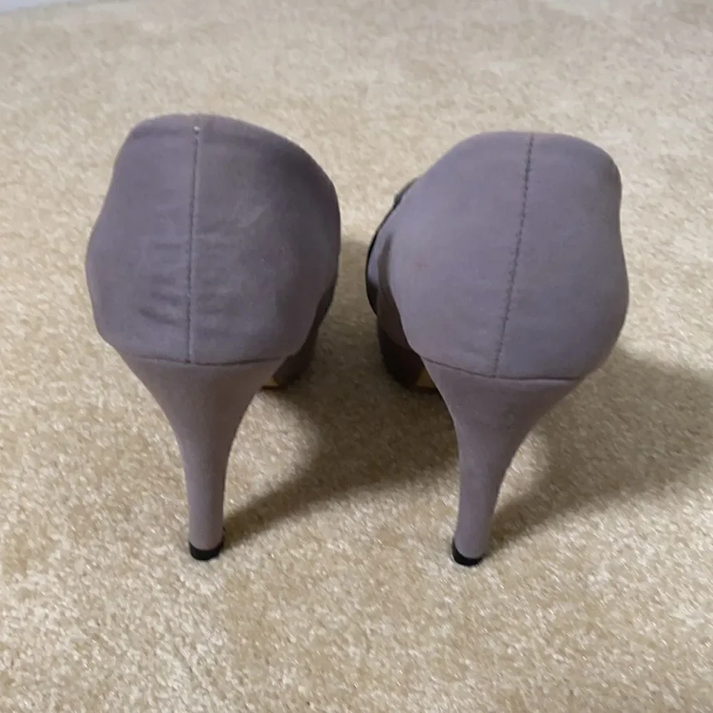 Women’s Gray Suede Shoes with Black Fabric Design on Front Size EU 37